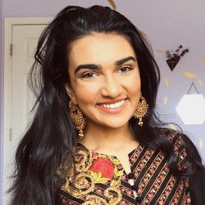 Meet your Posher, Nida